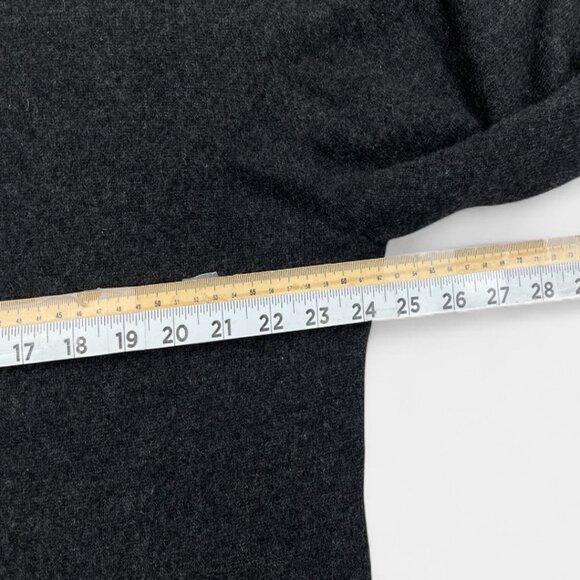 Men's V-Neck Sweater in Charcoal Gray - Picture 4 of 6